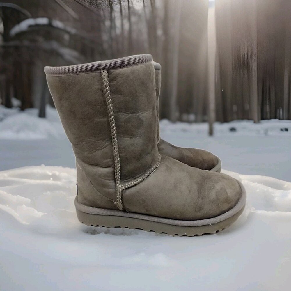 UGG Australia Classic Short II Ankle Boots for Women 6‎ - Gray